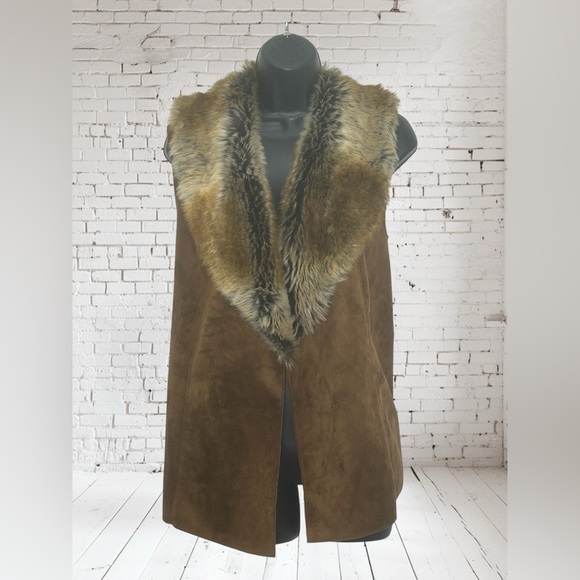 Chico’s Faux Suede Vest with Faux Fur Collar Brown Size 2 (L/XL) chicos sz 2 - Picture 1 of 12